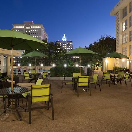 Courtyard Miami Coral Gables Hotel Bagian luar foto