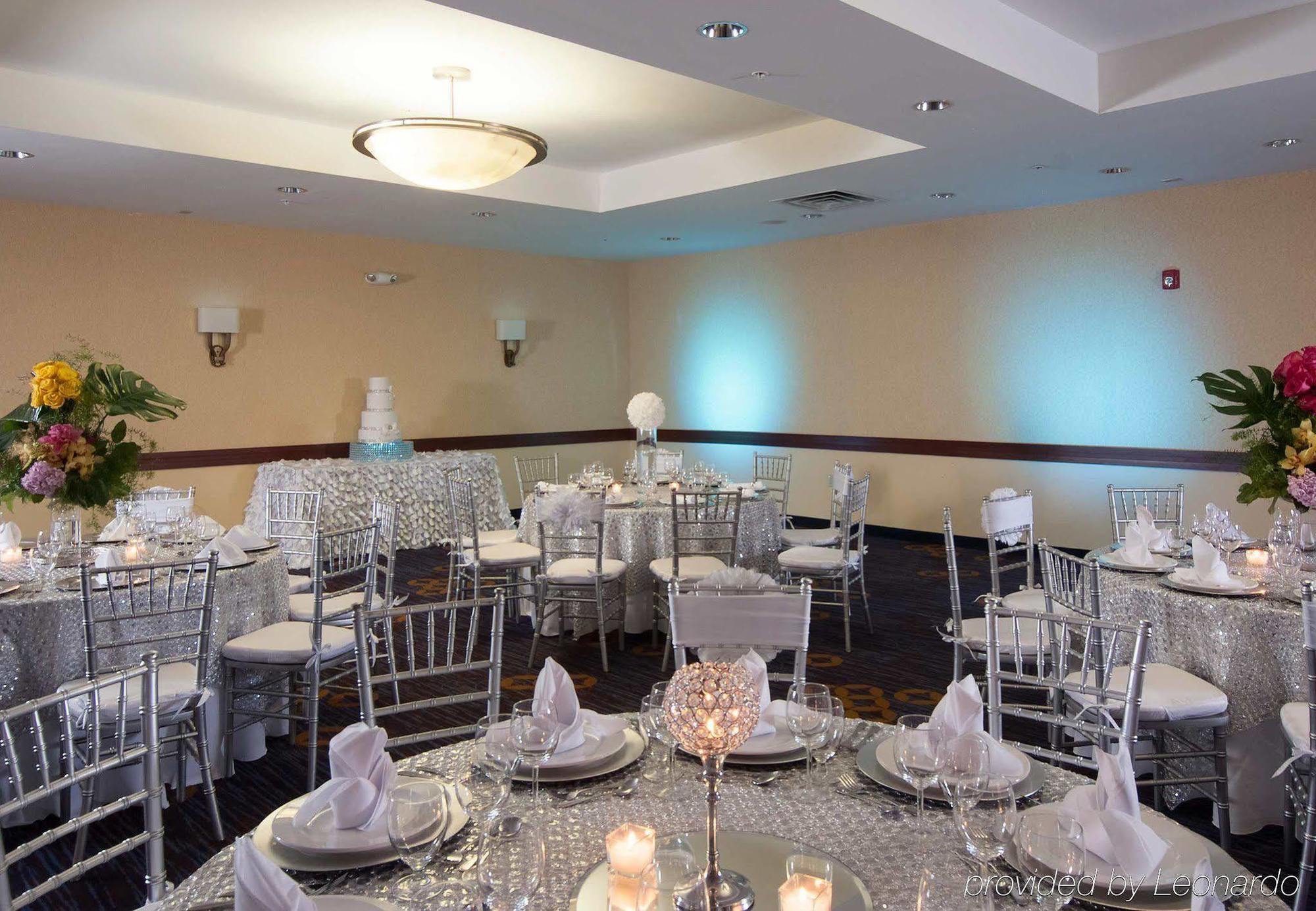Courtyard Miami Coral Gables Hotel Bagian luar foto